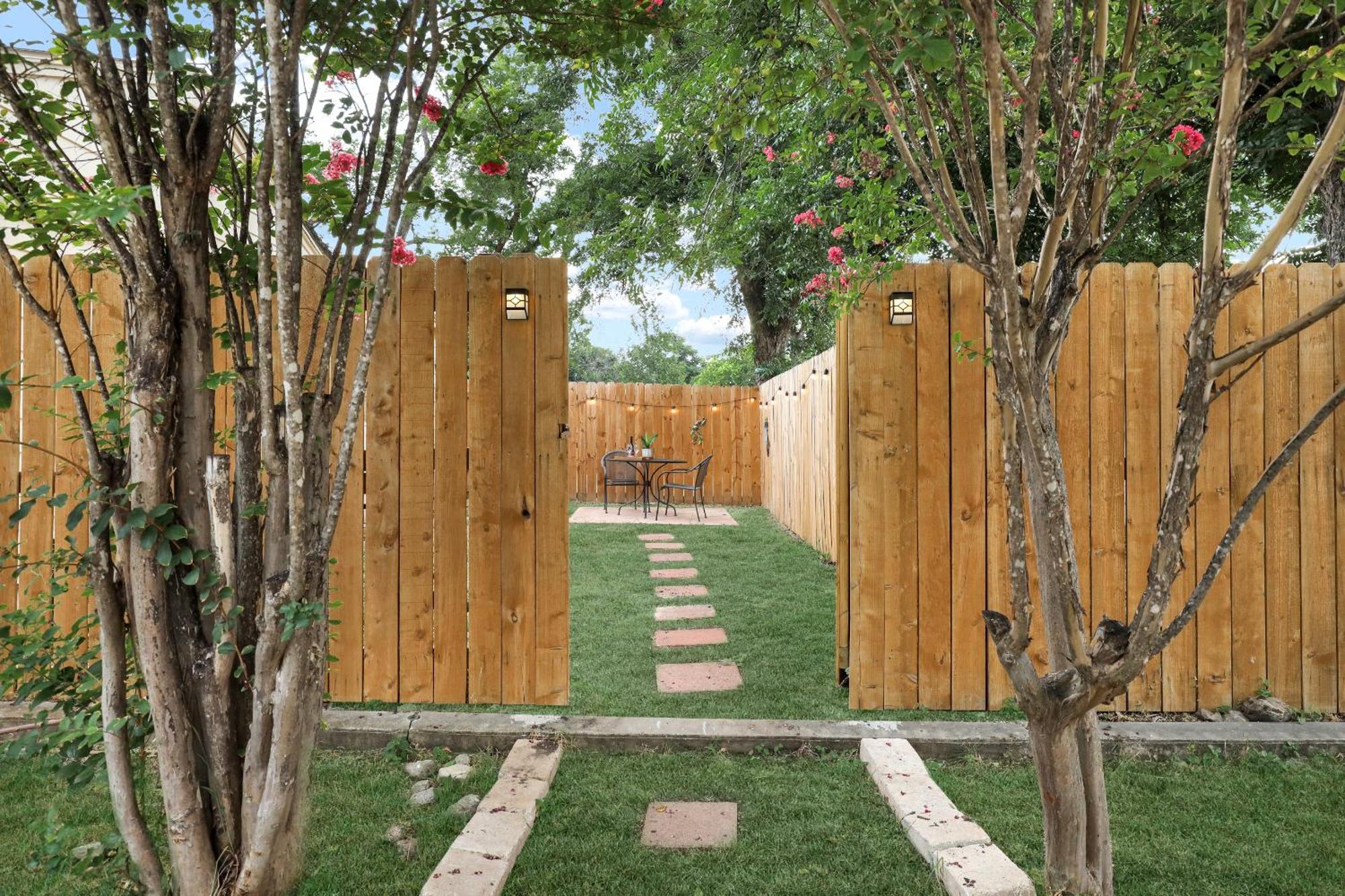 Satx - A Birdy Vacation Rental San Antonio Exterior photo